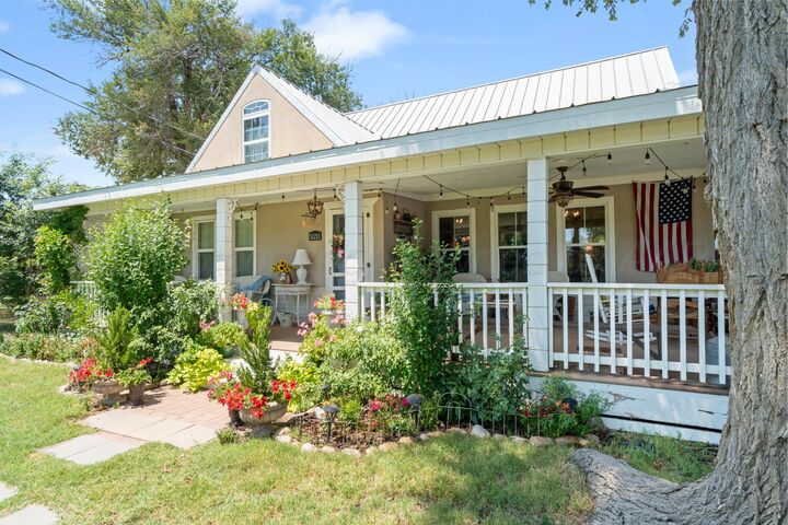 Property Photo: 5211 River Road TX 79108-4603