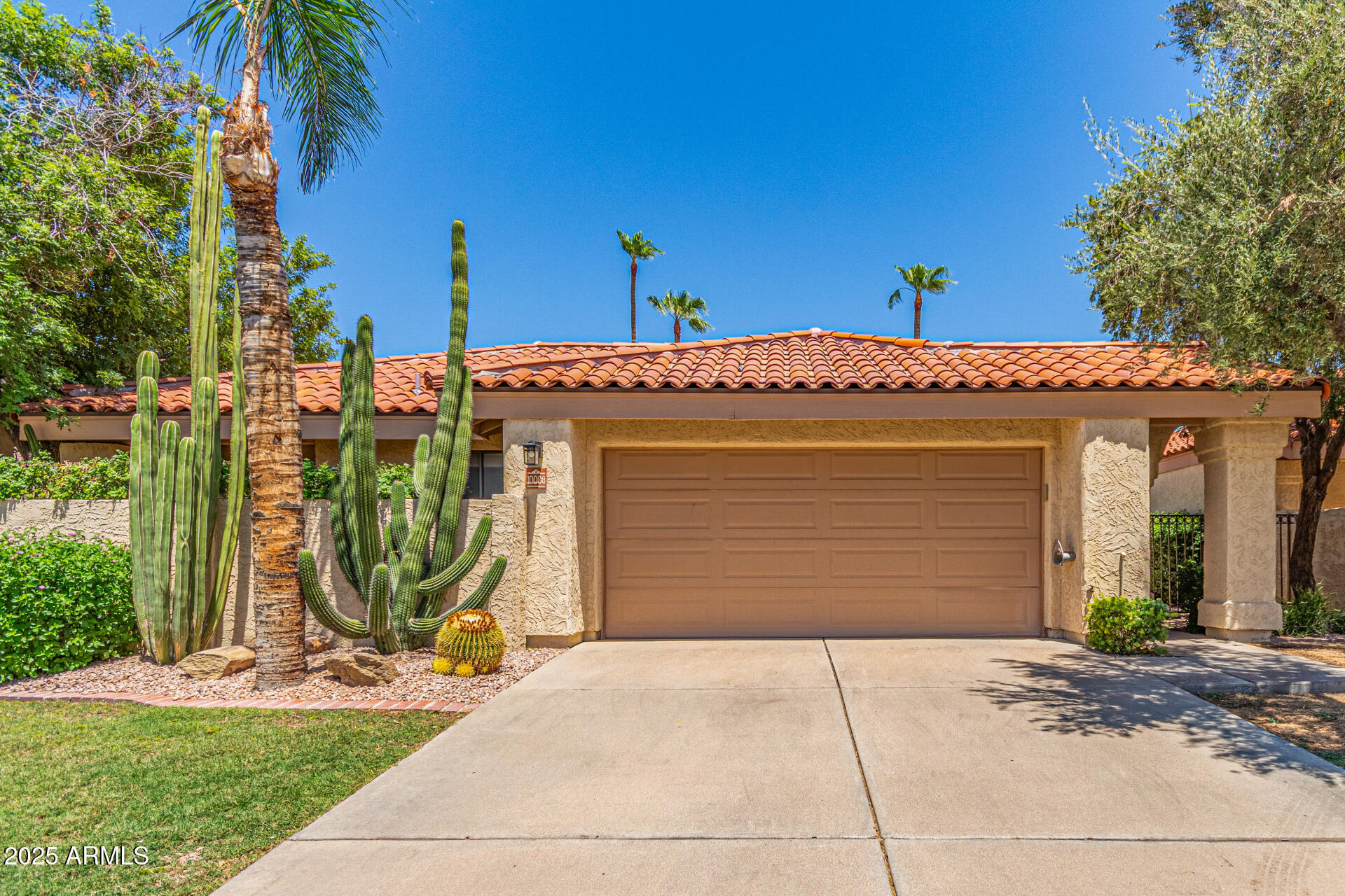 Property Photo: 10008 E Saddlehorn Trail AZ 85258