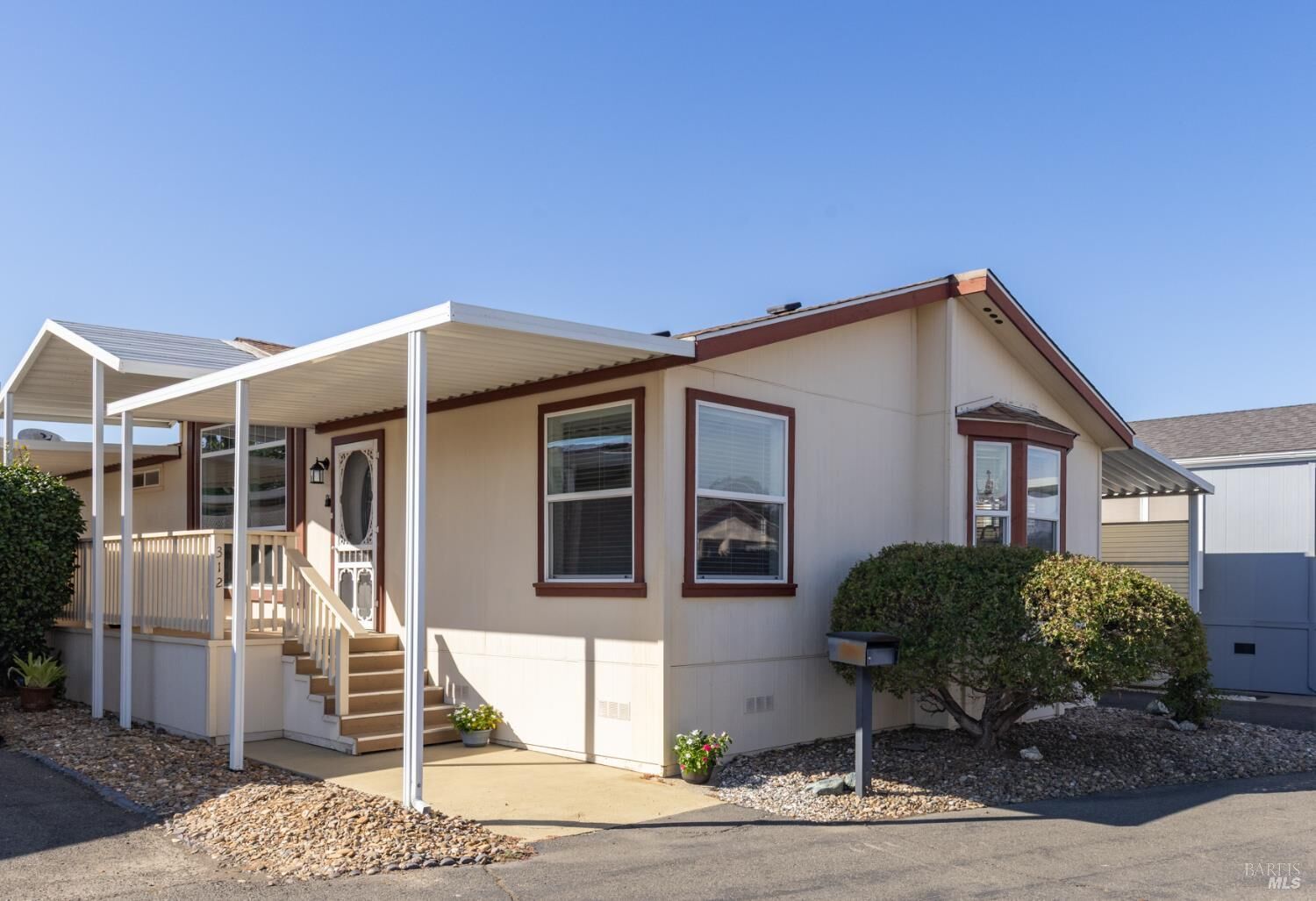 Property Photo: 312 Tammy Way CA 94558