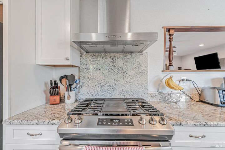 Property Photo: 7840 Bernice Court CA 94928
