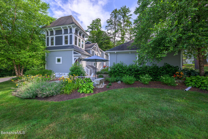 850 Summer St  Lee MA 01238 photo