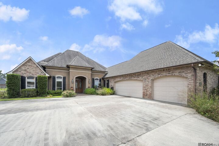 6919 Lagoon Ct  Central LA 70739 photo
