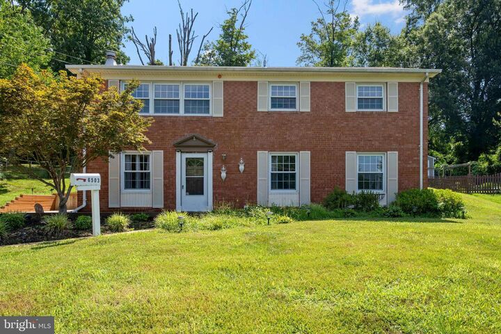 Property Photo: 6503 Carriage Drive VA 22310
