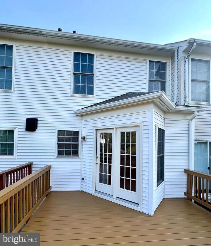 Property Photo: 13734 Denham Way VA 20136