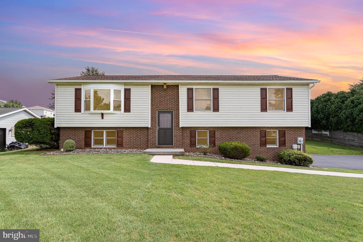 71 Pheasant Ridge Road  Hanover PA 17331 photo