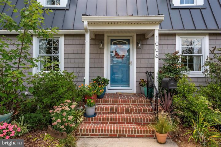 Property Photo:  1006 Evergreen Ave  MD 21801 