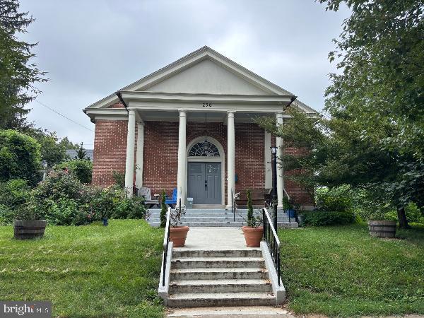 250 Mooreland Avenue  Carlisle PA 17013 photo