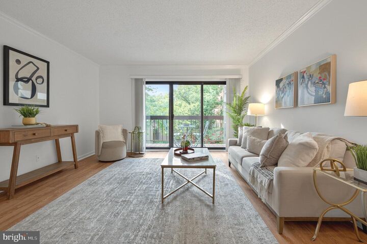 Property Photo:  803 N Howard Street 333  VA 22304 