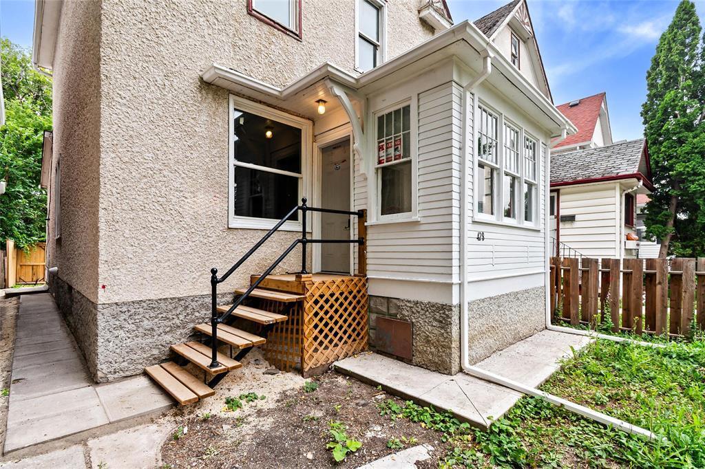 Property Photo: 428 Beverley Street MB R2G 1T8