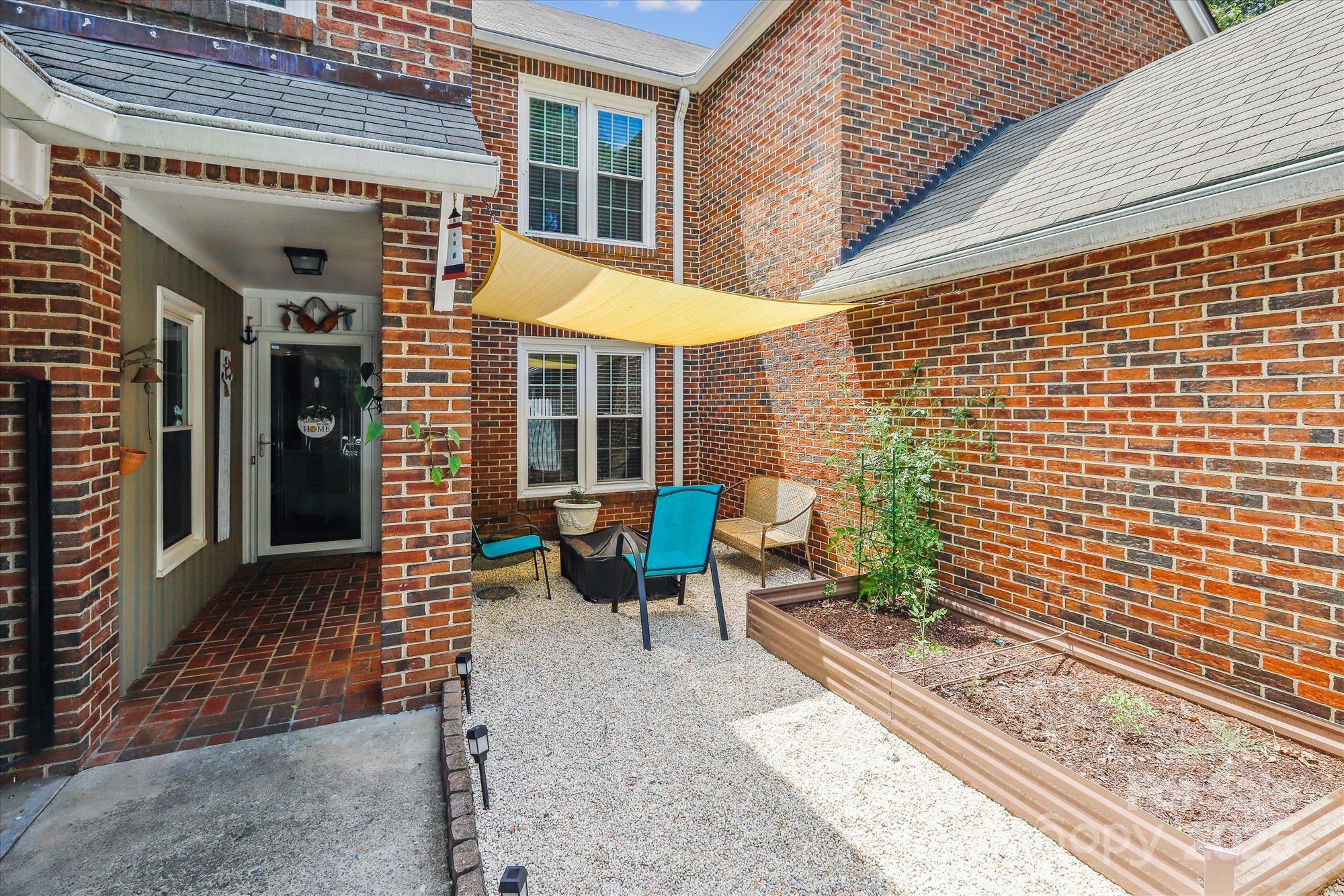 Property Photo: 806 Colony Oaks Drive NC 28112