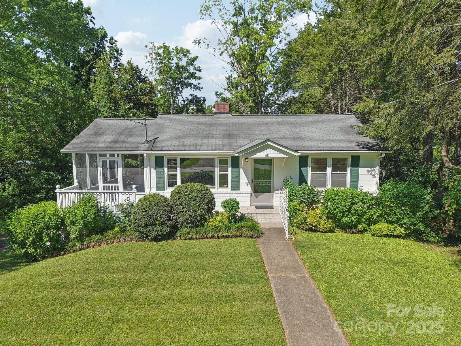 Property Photo: 68 Mulberry Court NC 28704