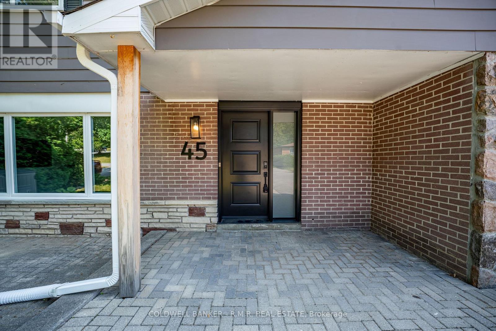 Property Photo: 45 Beech Street North Main ON L9P 1A8