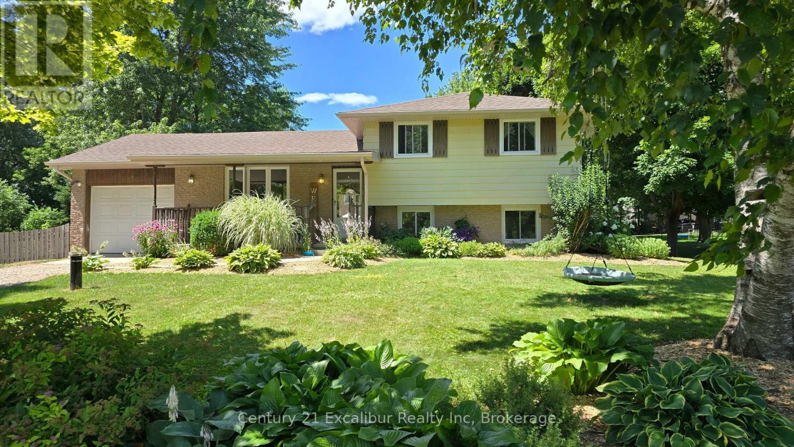 22 Rebecca Street West  Mapleton ON N0B 1A0 photo