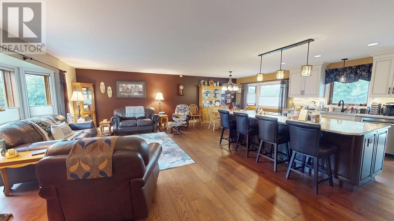 Photo de la propriété: 10511 114 Avenue BC V1J 6H7