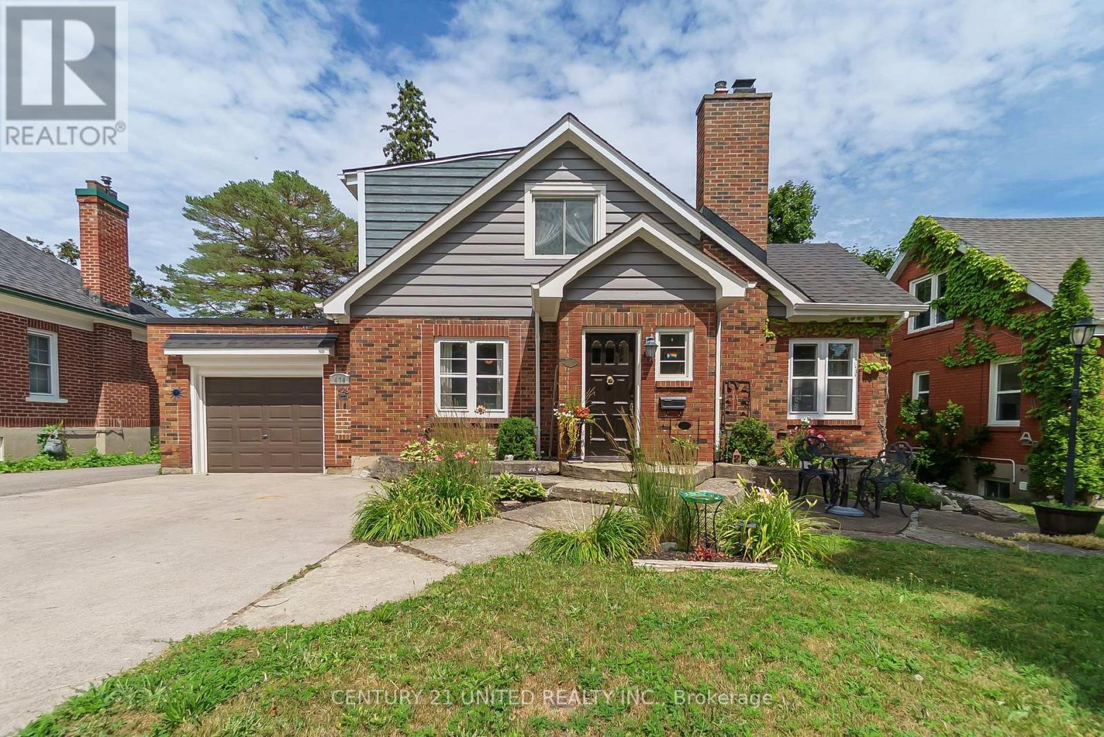 Photo de la propriété: 474 Albertus Avenue ON K9J 6A2