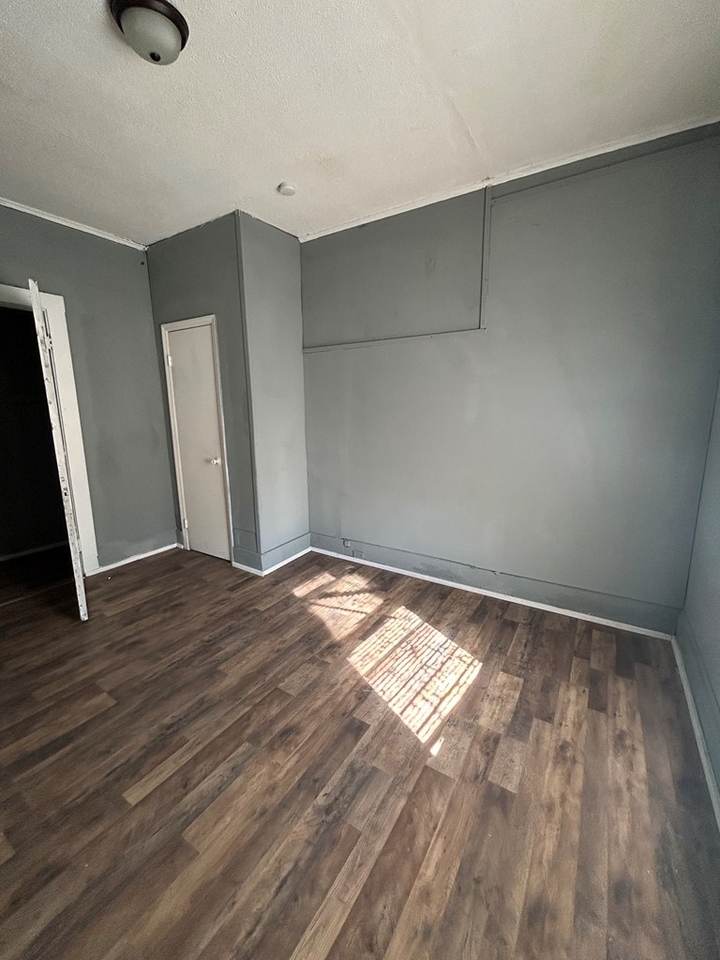 Property Photo: 514 E 12th Ave GA 31015