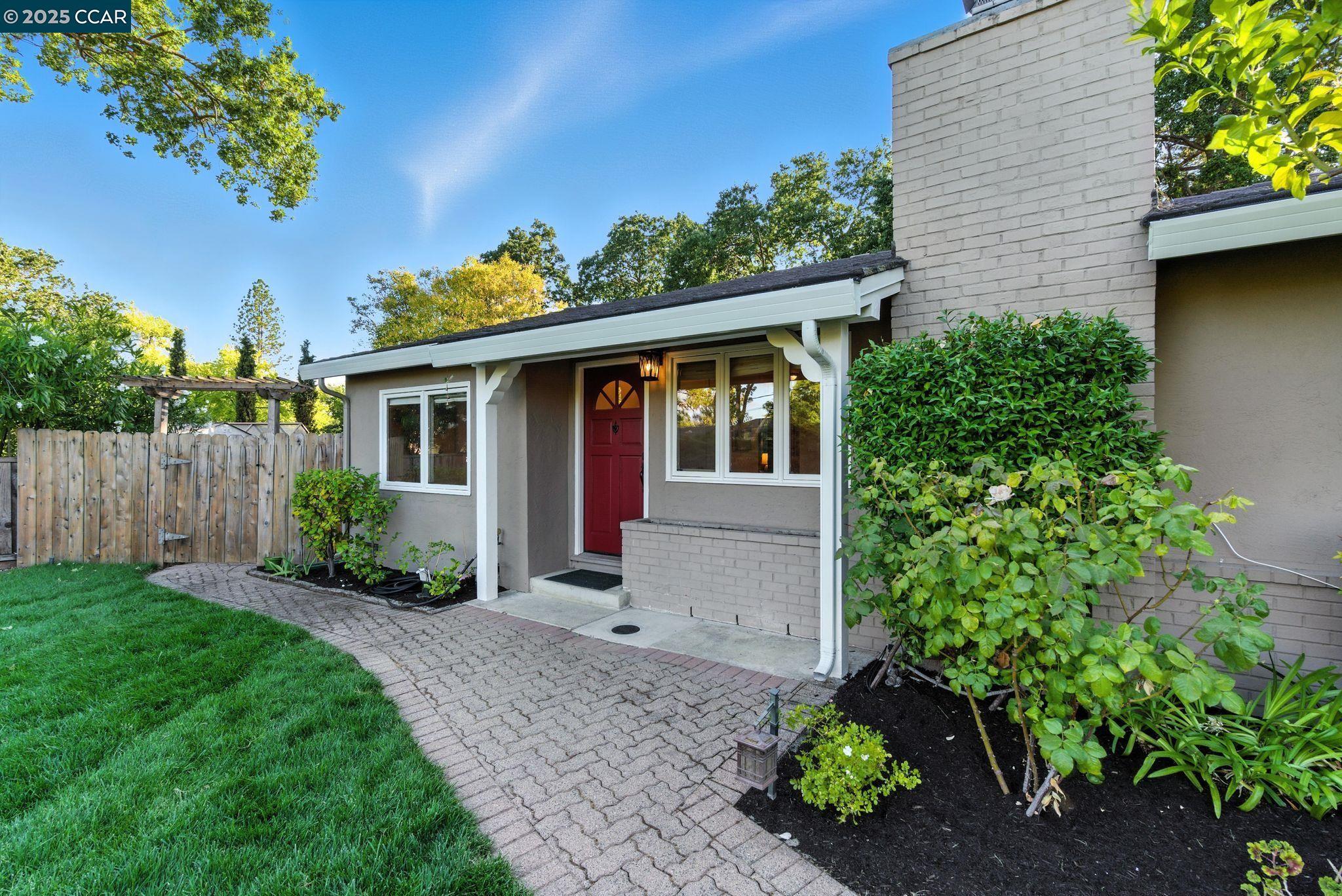Property Photo:  15 Ardmore Ct  CA 94523 