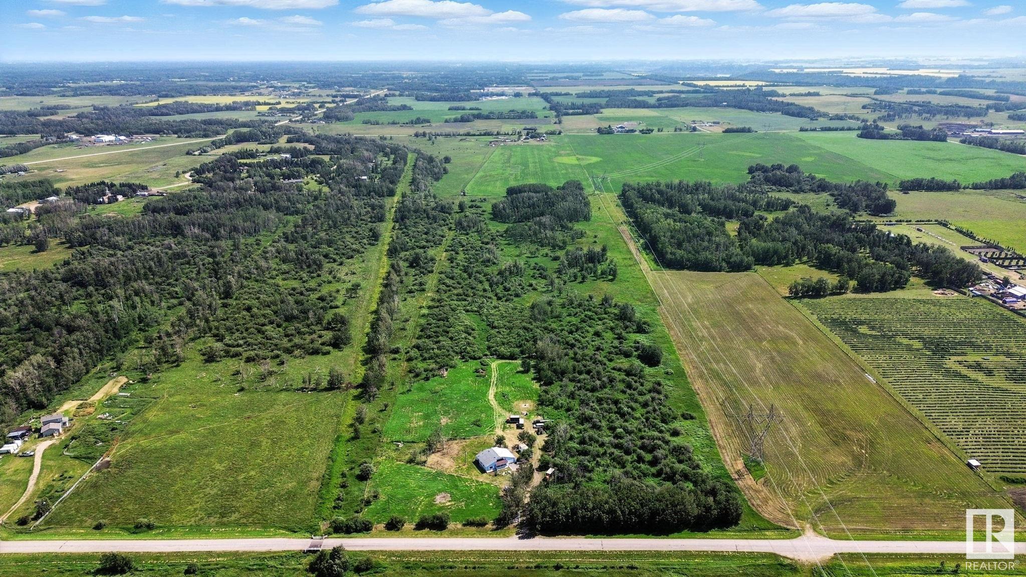 Photo de la propriété: 51019 Rge Road 273 AB T7Z 1Z7