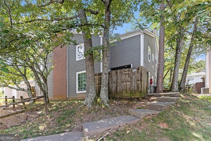 Property Photo: 1068 Dover Way GA 30093