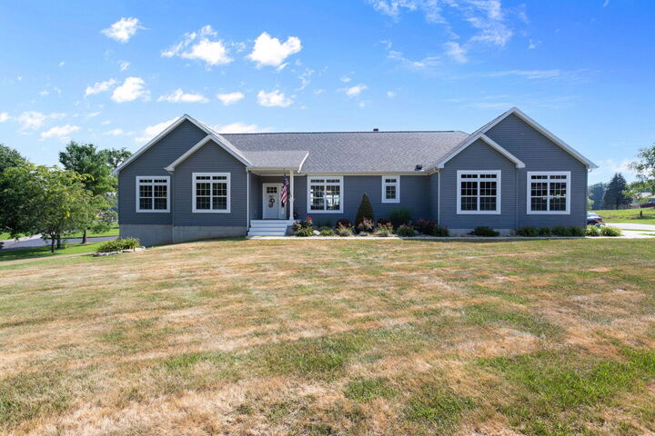 Property Photo: 7395 E Hudson Pointe Lane IN 46552