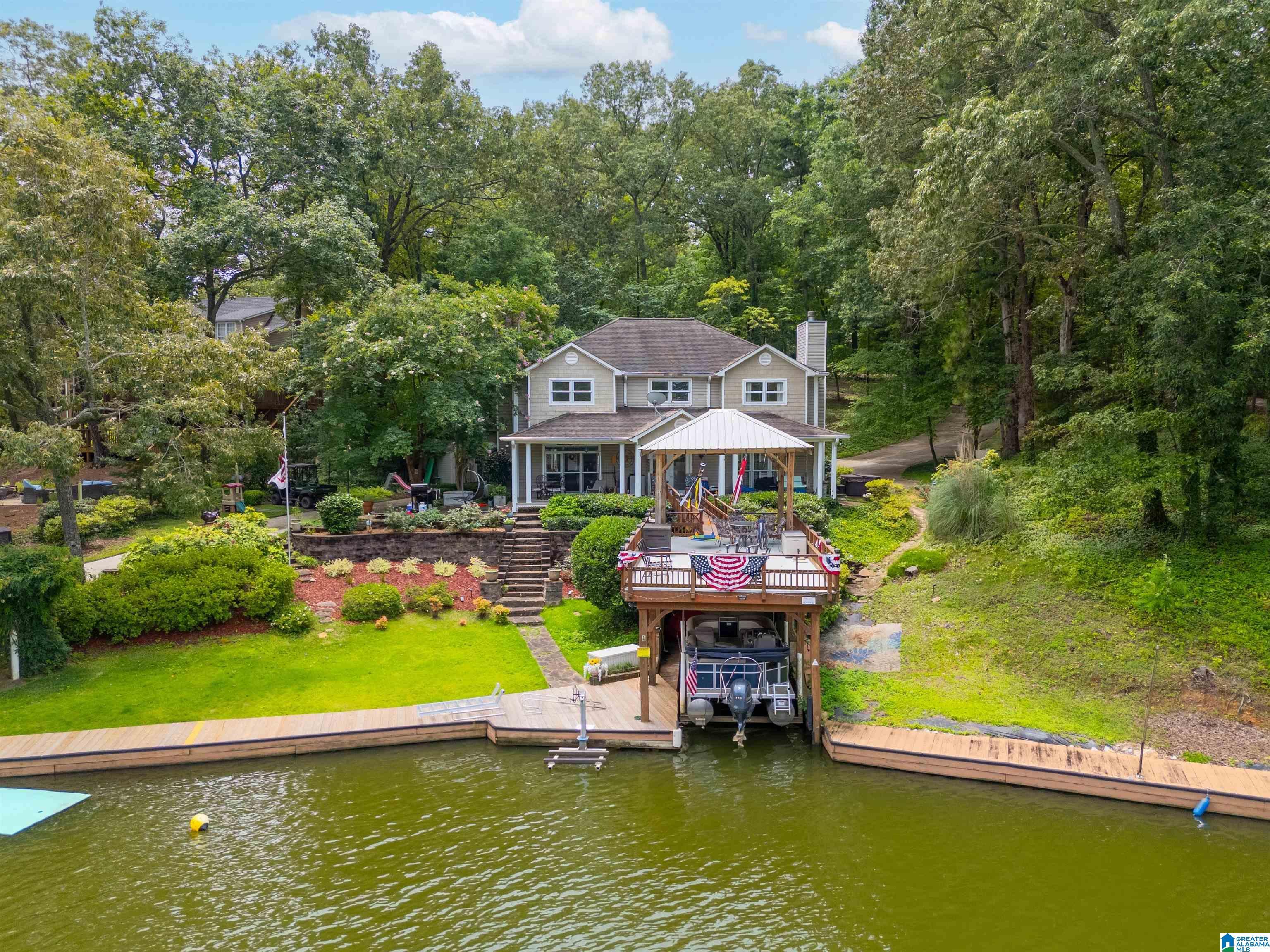 284 S Lake Hills Lane  Talladega AL 35160 photo
