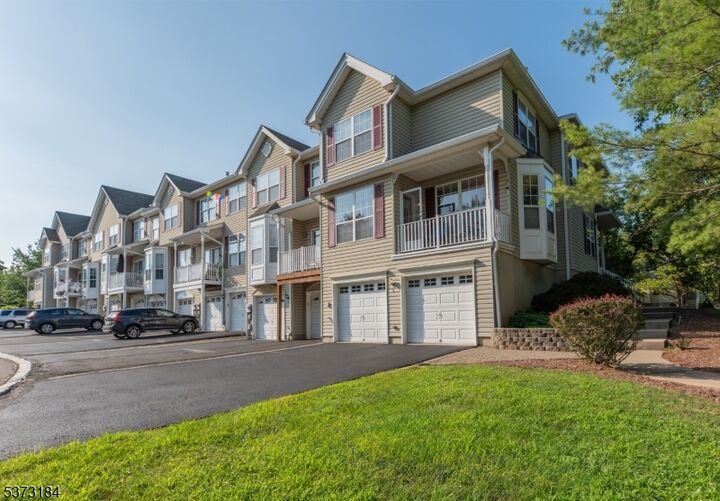 Property Photo: 2 Chesterfield Ct NJ 08822