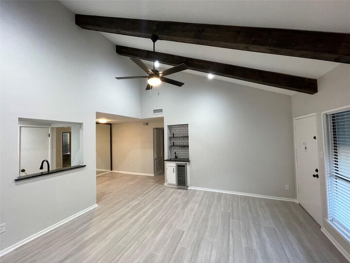 Property Photo: 1100 Augusta Drive 40 TX 77057