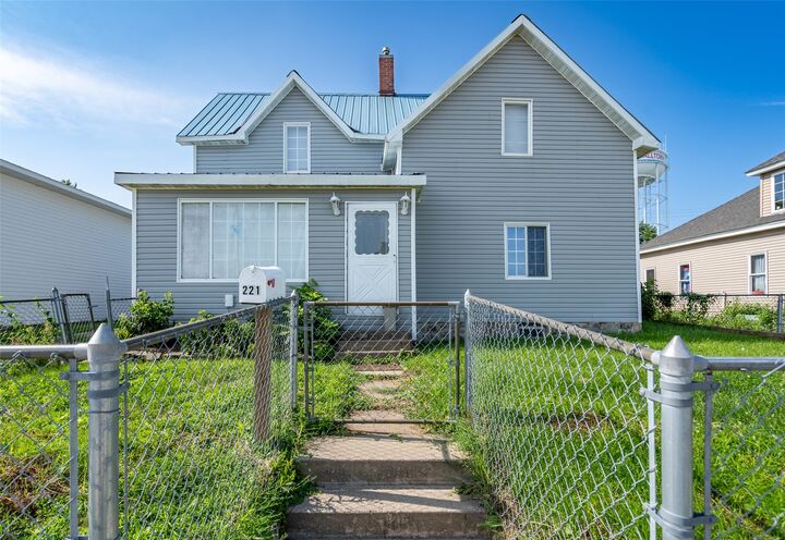 Property Photo: 221 E Anson Street IA 50158
