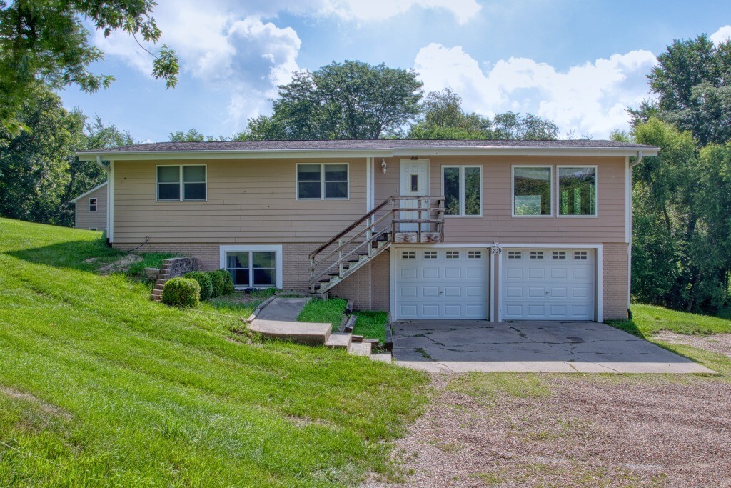 2129 Idaho Drive  Pella IA 50219 photo