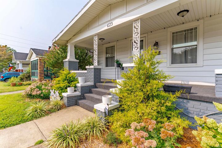 Property Photo:  623 S Runnymeade Avenue  IN 47714-2005 