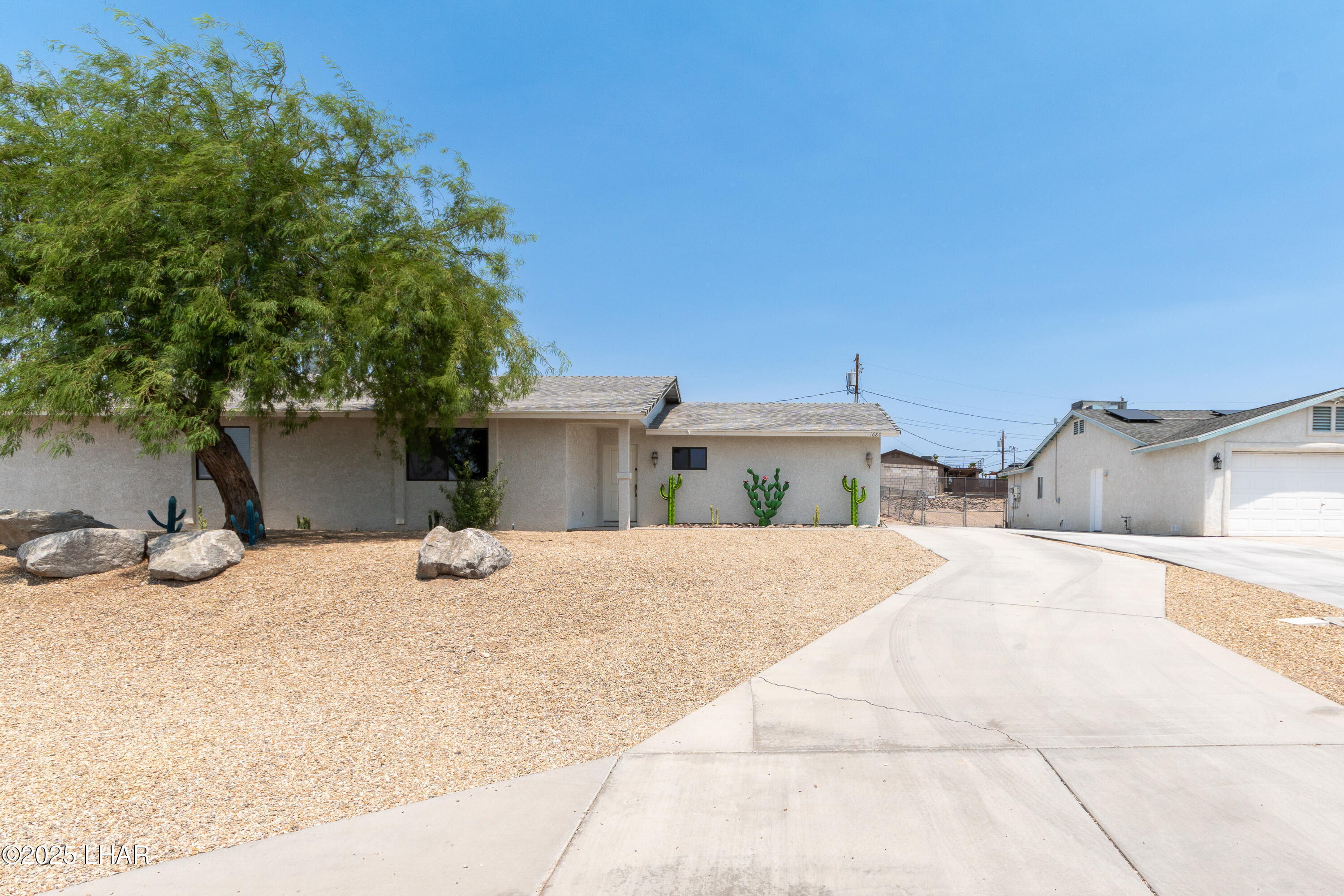 Property Photo: 1680 Privateer Dr AZ 86404