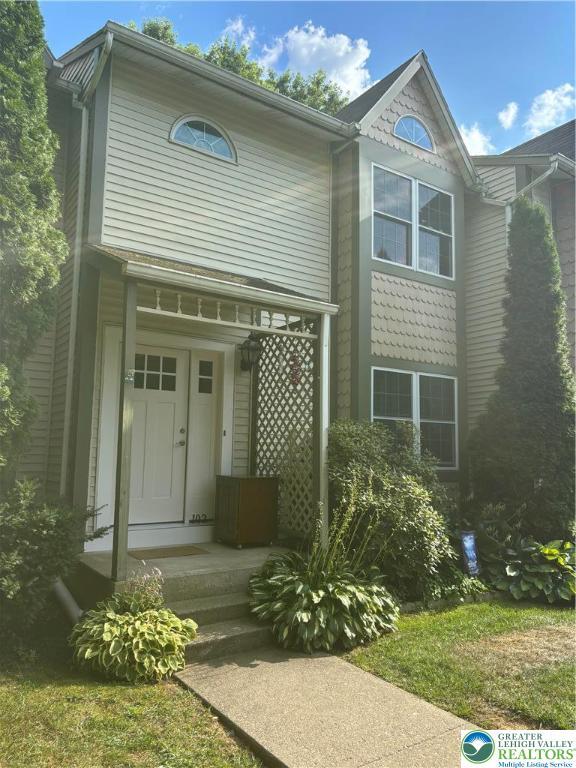 Property Photo: 102 Franklin Court PA 18020