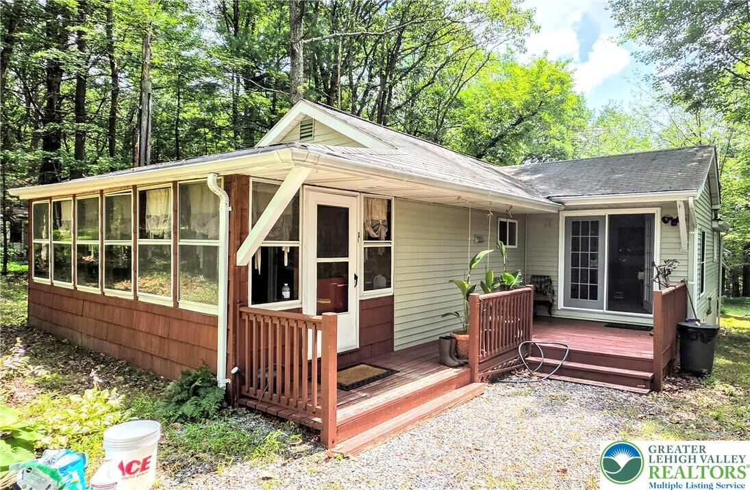 Property Photo:  20 Bartholomew Drive  PA 18071 