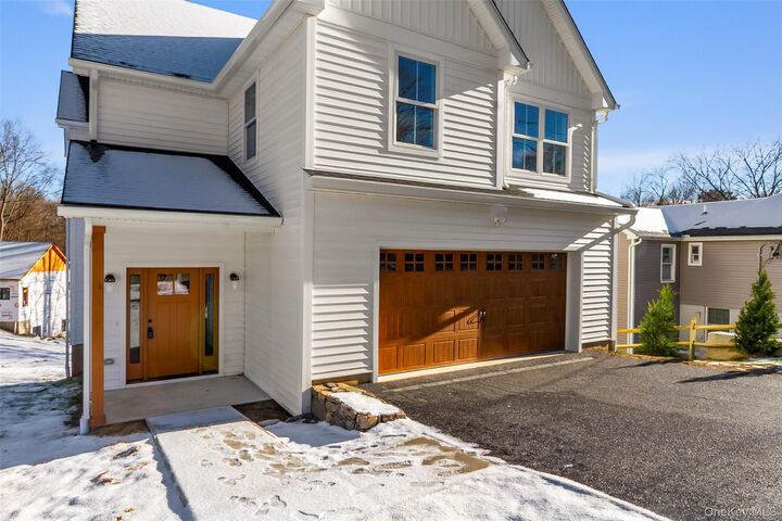 Property Photo:  4 Eastview Court  NY 10509 