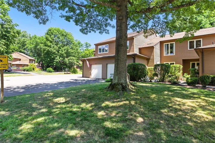 Property Photo: 152 Ridgeview Lane NY 10598