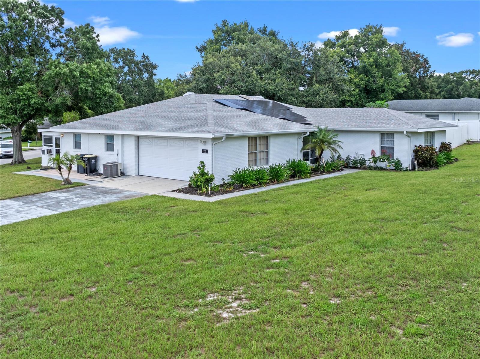 Property Photo: 152 Audubon Court FL 33884