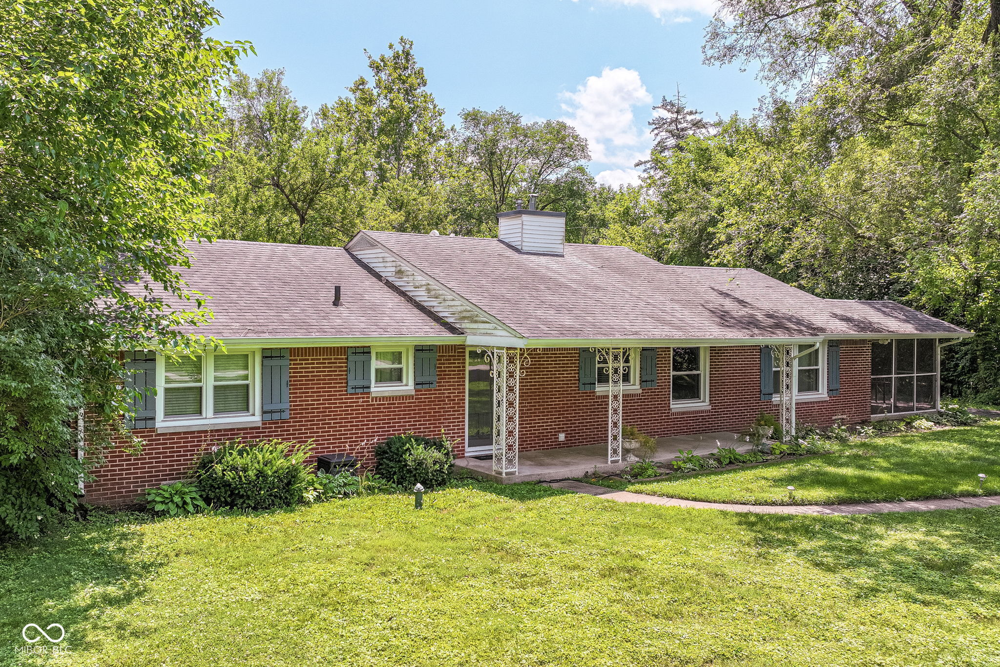 Property Photo: 1825 Weslynn Drive IN 46228