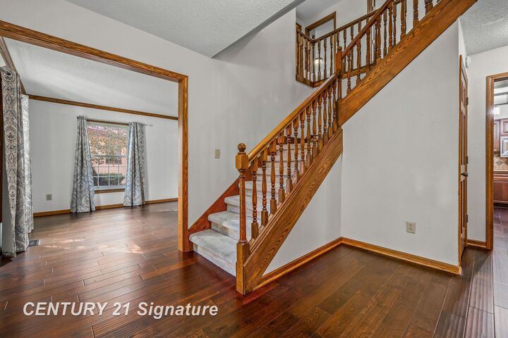 Property Photo:  6105 Oak Meadows Court  MI 48640 