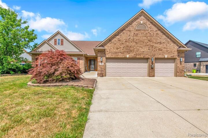 Property Photo: 27214 Celtic Drive MI 48134 2128