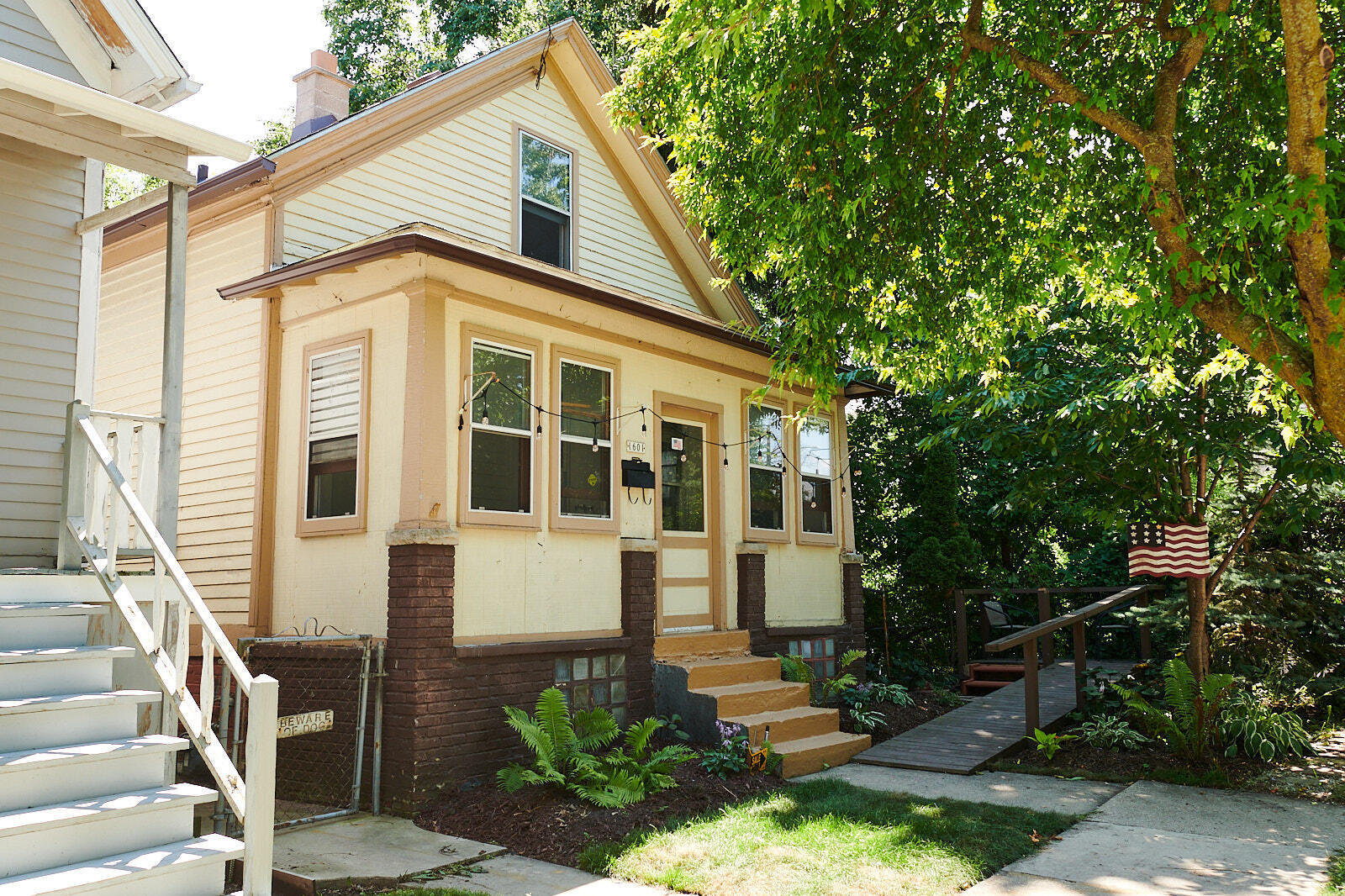 Property Photo: 1601 E Bradford Ave WI 53211