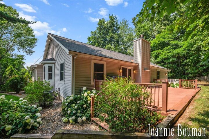 Property Photo: 10466 N Riverview Drive MI 49080