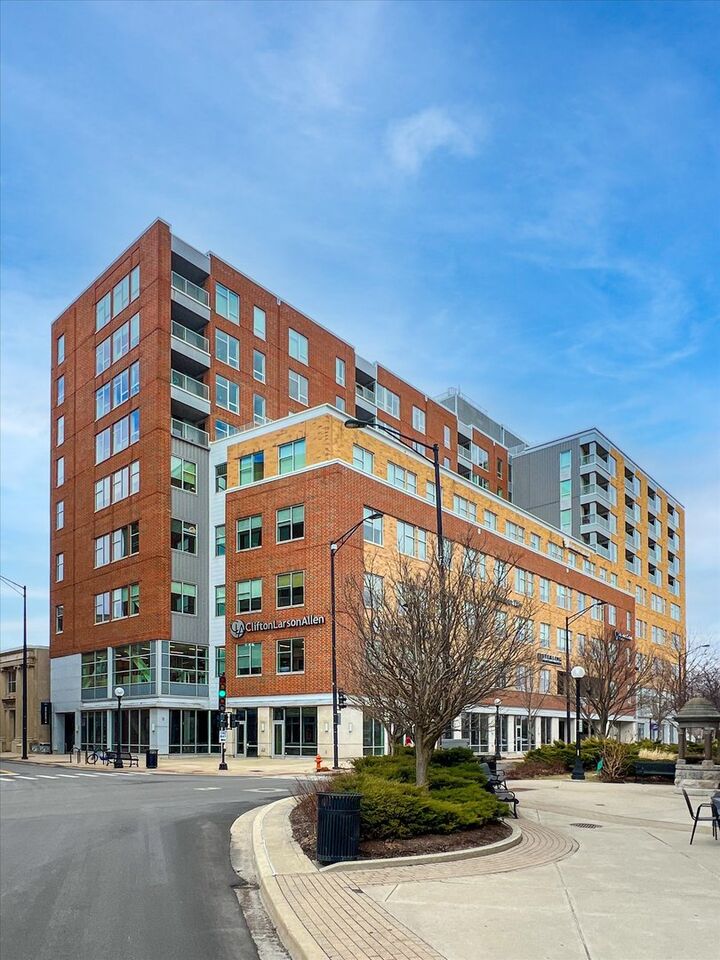 301 N Neil Street 808-809  Champaign IL 61820 photo