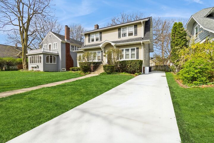 Property Photo:  204 N Kensington Avenue  IL 60525 