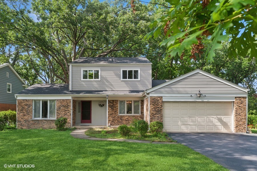Property Photo: 104 E Louis Avenue IL 60045