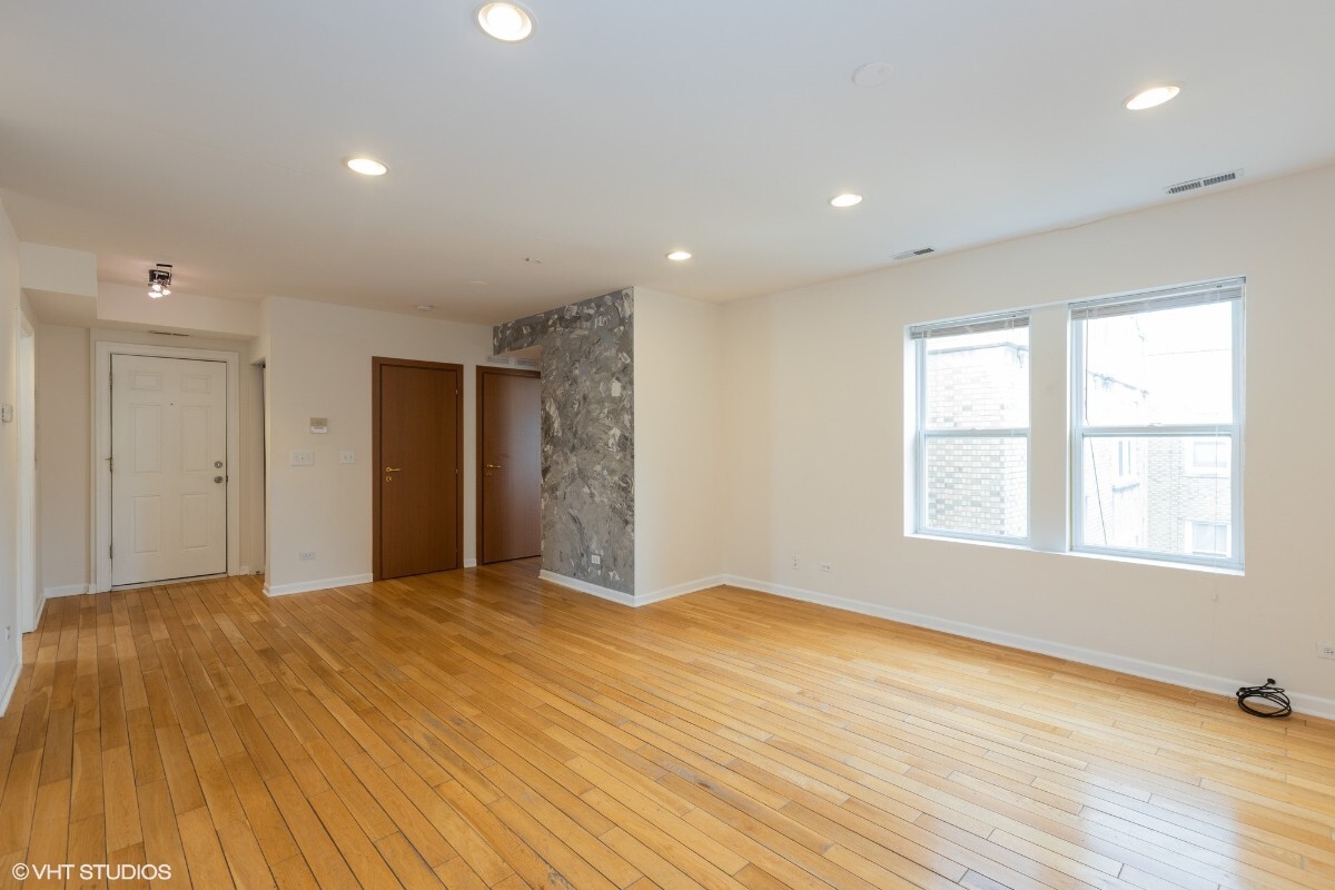 Property Photo:  6316 N Richmond Street 3A  IL 60659 