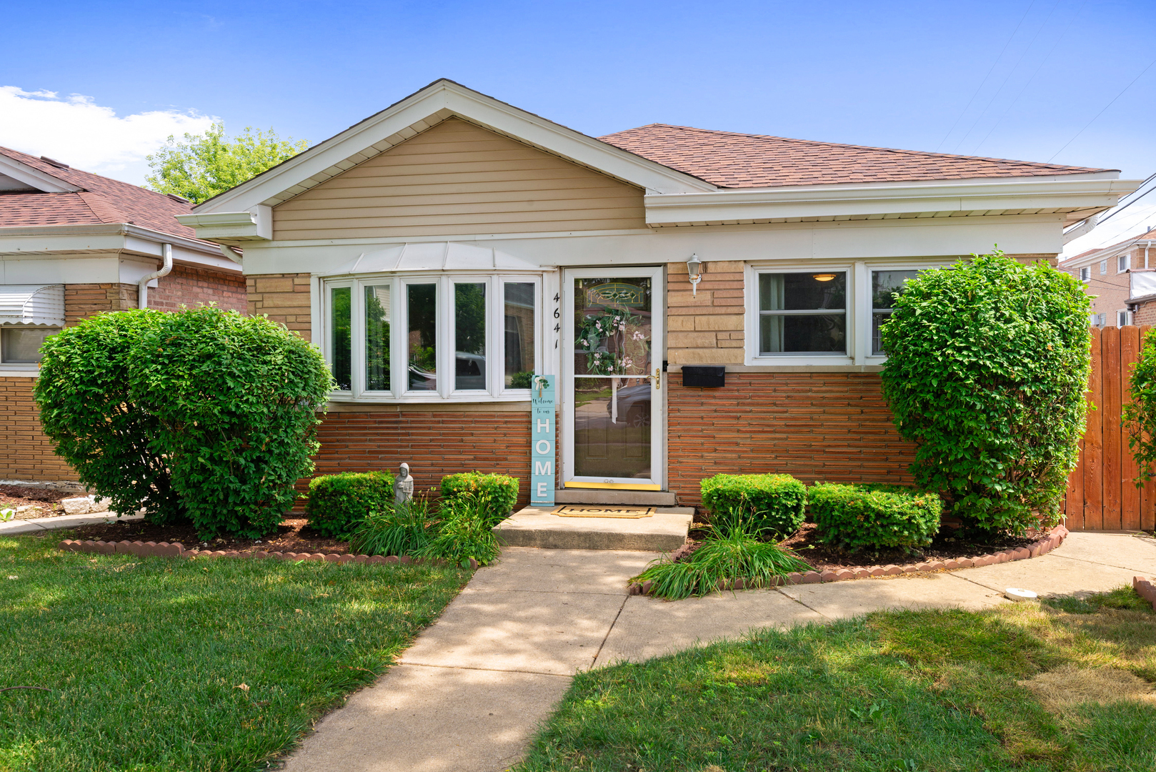 Property Photo:  4641 Cracow Avenue  IL 60534 