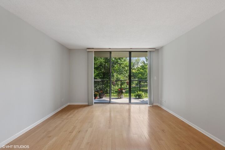 Property Photo: 511 Aurora Avenue 108 IL 60540
