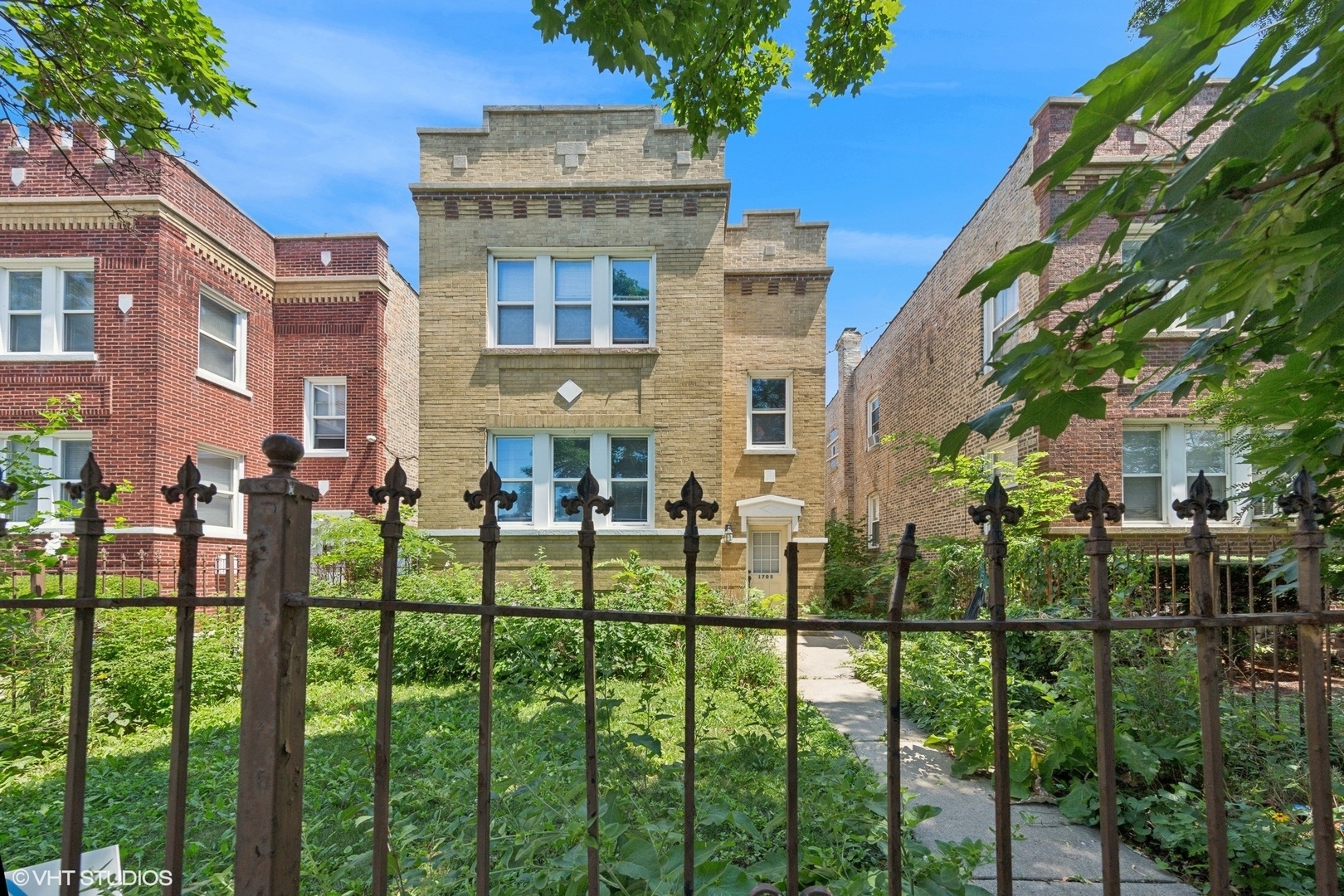 Property Photo: 1705 N Central Avenue IL 60639