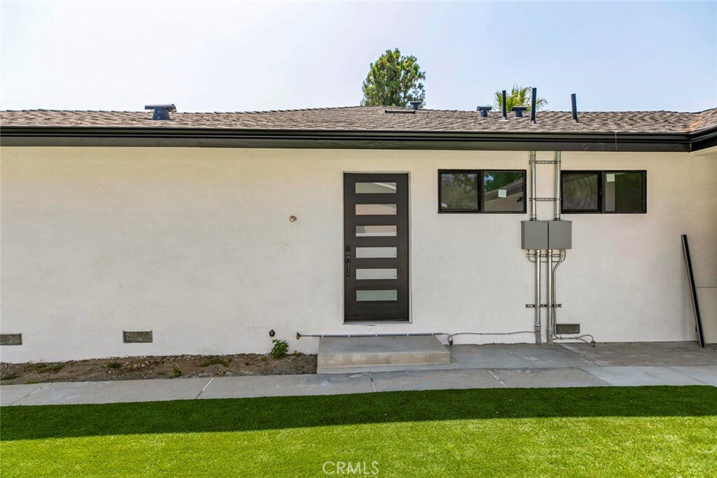 Property Photo: 17438 Index Street CA 91344