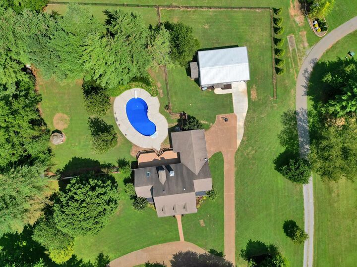 Property Photo:  2329 Irby Ln  TN 37127 